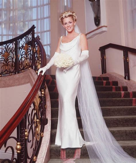 Jenny Mccarthy Wearing Opera Gloves Wedding Dresses Jenny Mccarthy Dresses