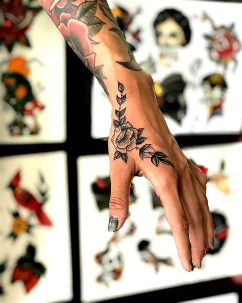 Must Read Hand Tattoos For Women Get Your Cool Ideas Designs And Tips