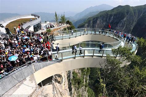 World S Largest Glass Walkway Opens In China With Panoramic Views