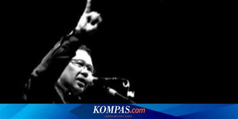 Berikut lirik lengkap lagu mawar bodas dan terjemahannya dalam bahasa indonesia. Lirik dan Chord Lagu Mawar Bodas - Doel Sumbang