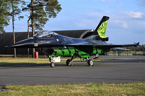 Szomorúság Költ Jártasság Belgian Air Force F 16 Demo Team Folyamat