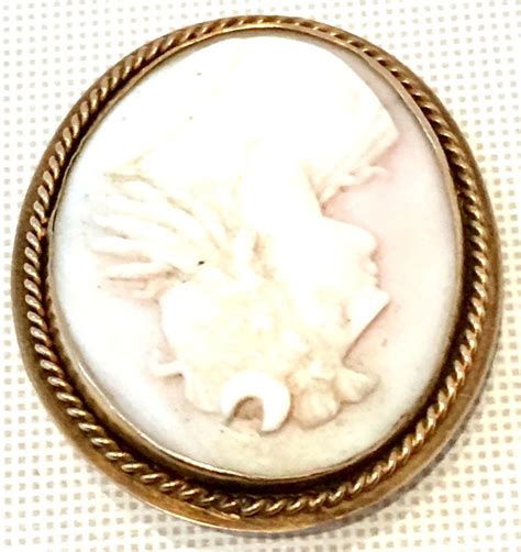 Antique Italian 9k Gold And Highly Carved Pink Shell Cameo Brooch For