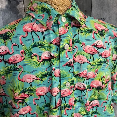 Vans Pink Flamingo Short Sleeve Button Front Shirt Mens Size Small