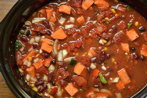 Slow Cooker Three Bean Chili With Quinoa Wholesomelicious