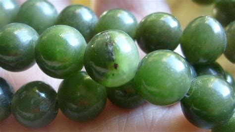Margarete und pearl sind zwar keine edelsteine,. grüne Kette : Edelsteine Steine-Namen bestimmen - Wie ...