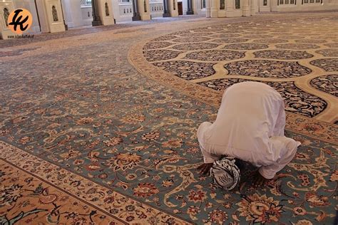 Tanda Akhir Zaman Masjid Di Mana Mana Namun Yang Meramaikan Entah Ke