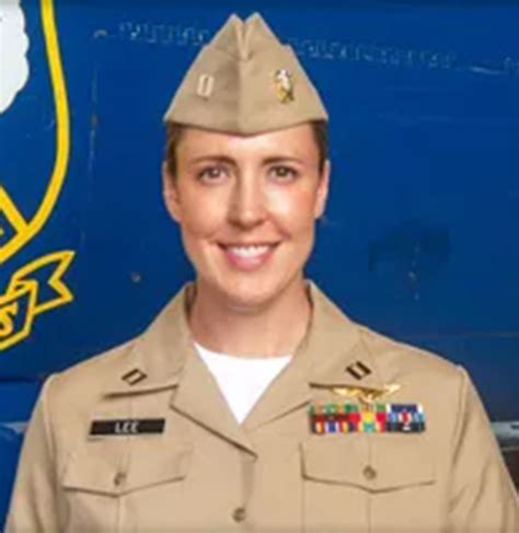 Navys Blue Angels Appoints Lt Amanda Lee First Female Jet Pilot
