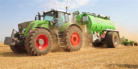 120 Tractors In A Show Of Force At Fendt Field Day Agrilandie