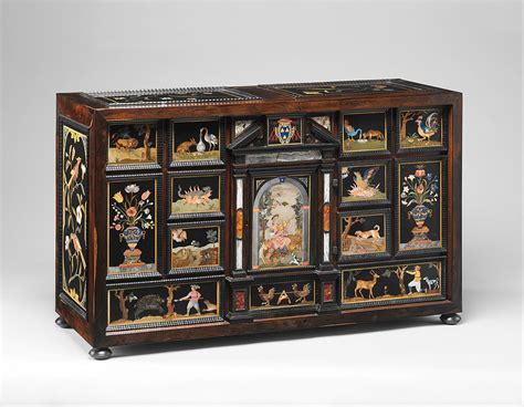 The cabinet does not have any collective executive powers or functions of its own, and no votes need to be taken. Cabinetry - Wikipedia