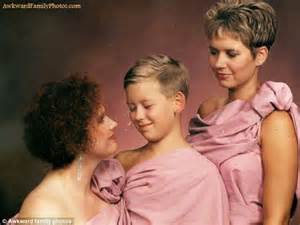 Mom Son Daughter In Pink Sheets Awkward Photos Sexiz Pix