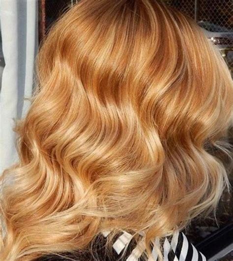 Find out what hairstyles can make you look younger, here are 8 styles that we love. Mesmerizing Strawberry Blonde Hair Color Ideas to Warm Up Your Look | Fashionisers©