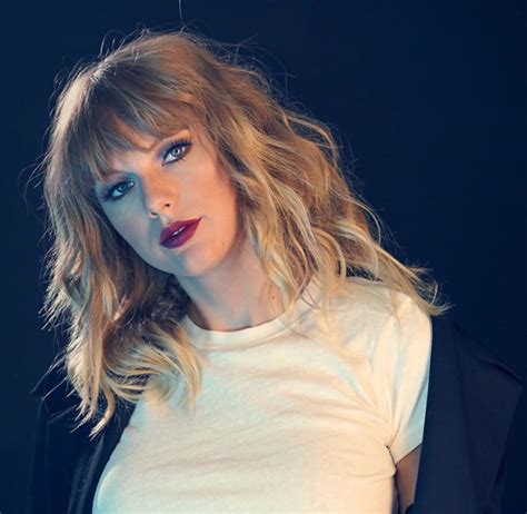 Taylor Swift Fearless Wallpaper Swift Fearless Await Theories Swifties