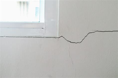Repair Structural Cracks In Walls Garratts Damp And Timber