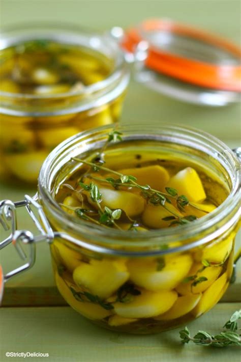 These foods are typically poisonous when eaten in large quantities, but exposure to concentrated forms of onion or garlic, such as onion soup mix or garlic powder, can also be toxic. How to Pickle Garlic in Olive Oil (Easy Pickled Garlic ...