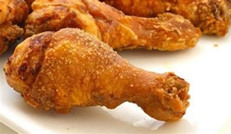 Selain itu, menu makanan satu ini selalu ditemukan dalam setiap acara. Ayam Goreng Tepung | indoresep.web.id