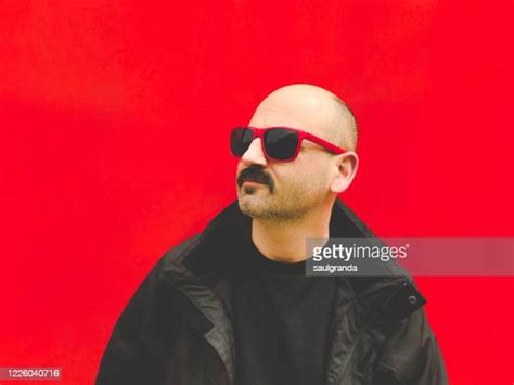 Profile Of Bald Head Fotografías E Imágenes De Stock Getty Images