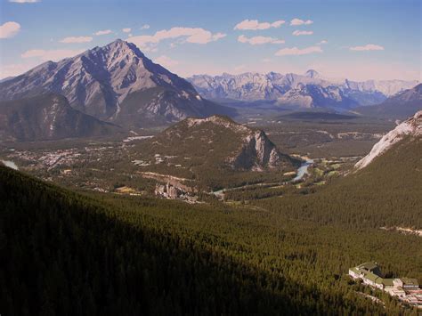 Bow Valley From Sulphur Mountain Gondola Icrock Flickr