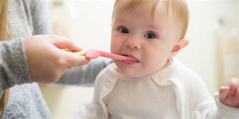 Tips to brushing baby teeth | Dr. Brown's Baby