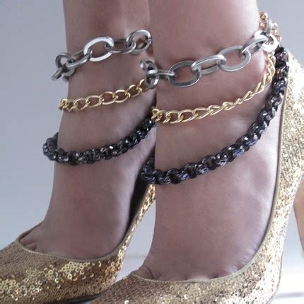 Gelang kaki biasanya dipakai oleh wanita melayu, india dan nyonya. trend fashion: trend gelang kaki wanita
