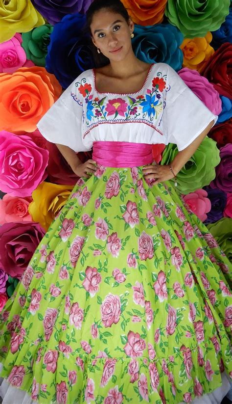 Pin By Mexicotodocorazon On Roupas Mexicanas In 2021 Mexican Outfit