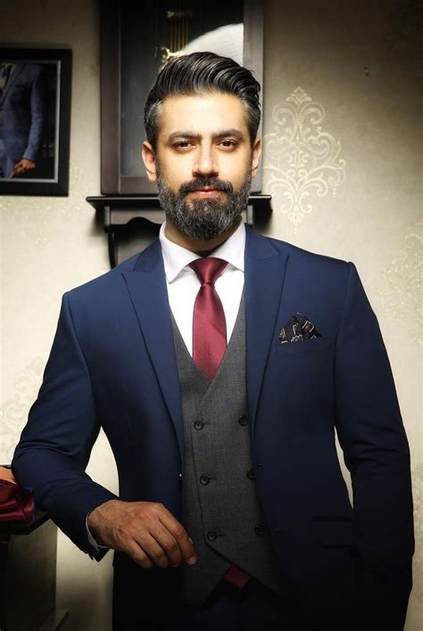 Pin By Armando Reyes On Suit Well Dressed Men Sexy Bearded Men Hair And Beard Styles
