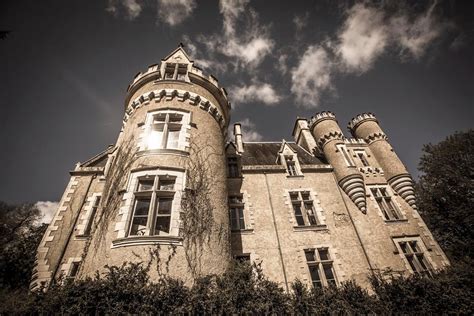 Visite à La Maison Blanche Pour Halloween 2022 - La visite de ce château vous promet une expérience paranormale et