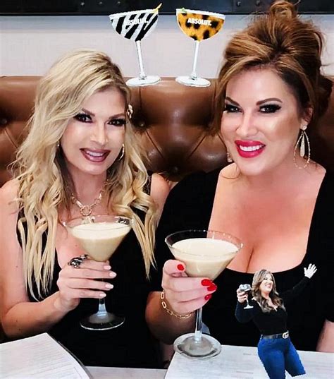 “real Housewives Of Orange County” Star Emily Simpson Enjoys A Fun