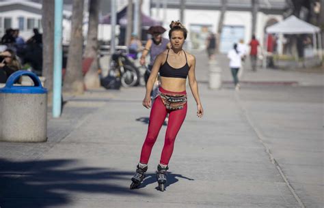 Hot California Girls In San Diego 2020 Boardwalk Pictures In Pacific Beach Mission Beach