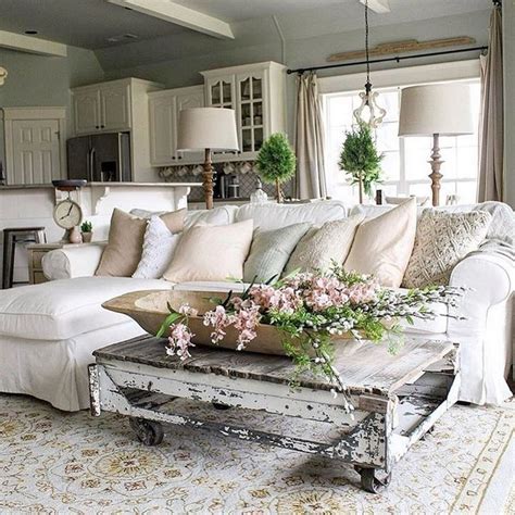 37 Comfy French Country Living Room Decor Ideas Page 24