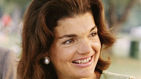 The Real Reason Jackie Kennedy Didn T Like To Eat In Public