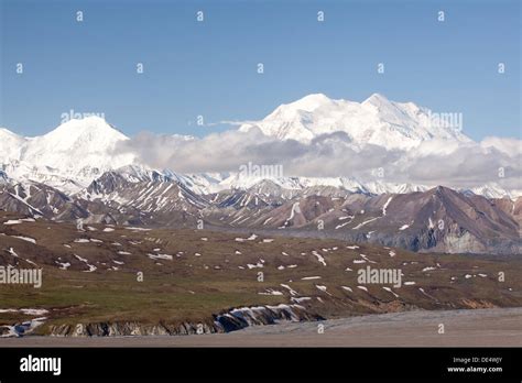 View Of Mount Mckinley Hi Res Stock Photography And Images Alamy
