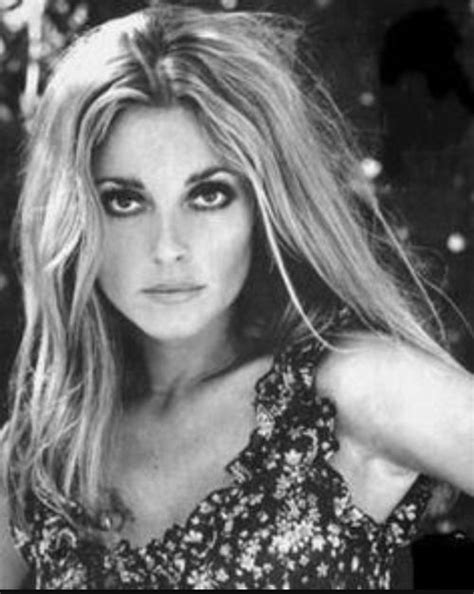 sharon tate sharon tate charles manson nancy sinatra hippie style boho outfits actrices