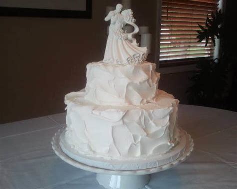 wedding cake with acorns wedding cakes minneapolis bakery farmington bakery