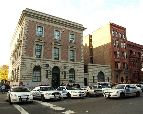 P Nypd Precinct Police Station South Bronx New Yor Flickr