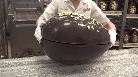 Here S How They Make Those Giant Chocolate Easter Eggs