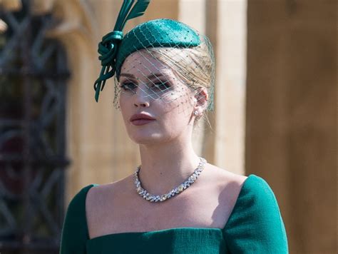 Lady Kitty Spencer Princess Dianas Niece Marries Driving