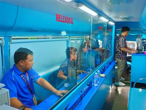 Watch the video explanation about getting my drivers license at 18 online, article, story, explanation, suggestion, youtube. How to Get a Driver's License in the Philippines Part 2 ...