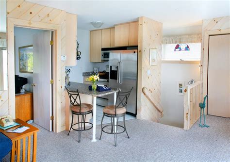 March 18, 2021 at the log cabin banquet and meeting house, holyoke, ma deirdre reilly beautifully personifies the dramatic influence that irish music has had on today's american country scene. Log Cabin Inn Gallery