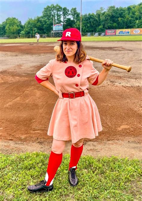 Pin By Lina On A League Of Their Own Abbi Jacobson Rockford Peaches
