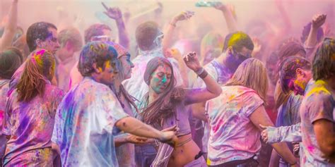 Creative Ways To Host The Most Amazing And Fun Holi Party At Home Aaj