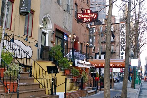 Its borders are roughly 34th st. NYC ♥ NYC: Hell's Kitchen and Restaurant Row