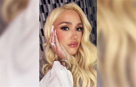 Gwen Stefani Fans Concerned Shes Gone Overboard With Lip Fillers