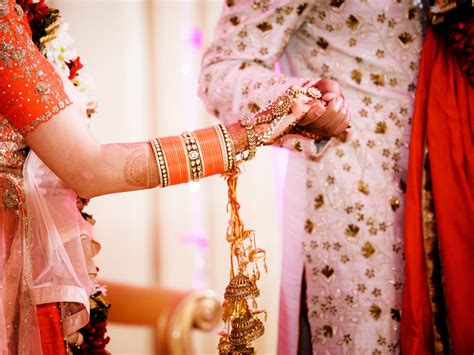 A Study Claims 7 Out Of 10 Indian Wives Cheat On Their Husbands Out Of