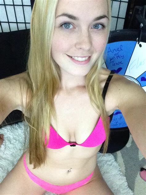 Tw Pornstars Bailey Rayne Twitter Come And Get Me Drunk 524 Am 13 Jul 2015