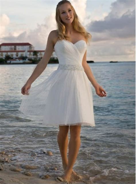While a short, sleeveless, or strapless wedding dress will conjure thoughts of a spring or summer ceremony. Short Summer Wedding Dresses | Styles of Wedding Dresses