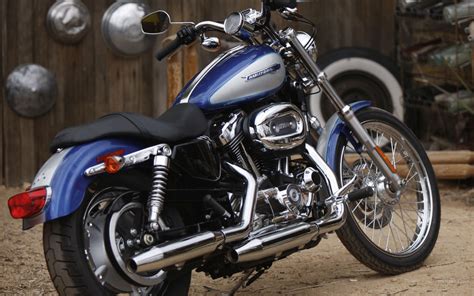 Incredibly Fast Motorcycle Harley Davidson Xl 1200c Sportster Custom