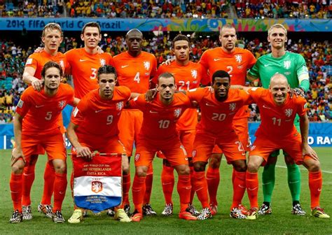 Voetbalshop biedt keuze uit het grootste assortiment nederlands elftal artikelen! NL2014 - Sideline