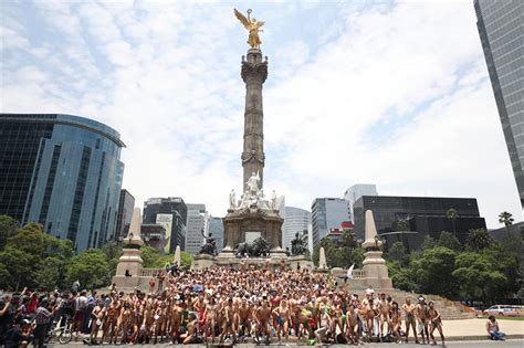 Realizan Primera Marcha Nudista En La Cdmx Caudal Informativo