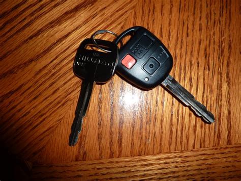 Flathead screwdriver (to prevent damage to the key, cover the tip of the screwdriver with rag.) Permanent solution to the weak Key Shell problem!! | IH8MUD Forum