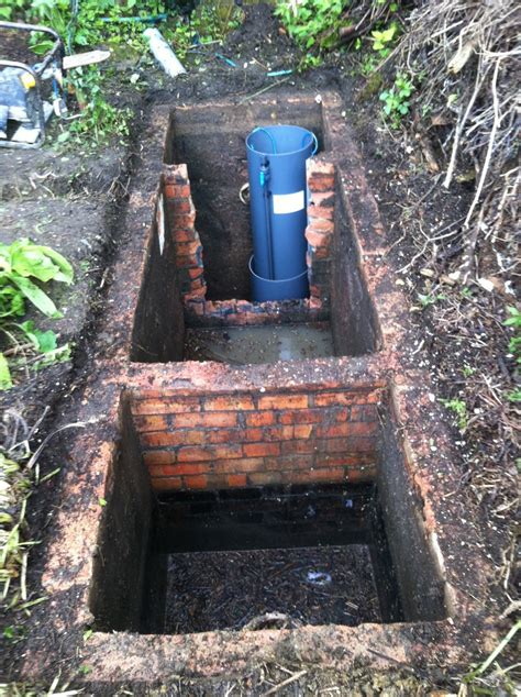 This article describes common mistakes and misunderstandings about cleaning or pumping the septic tank. Septic Tank Problem in Cambridgshire | Mantair